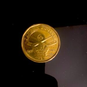 VGC 8/10 Toronto Maple Leafs 100th anniversary rare loonie!!